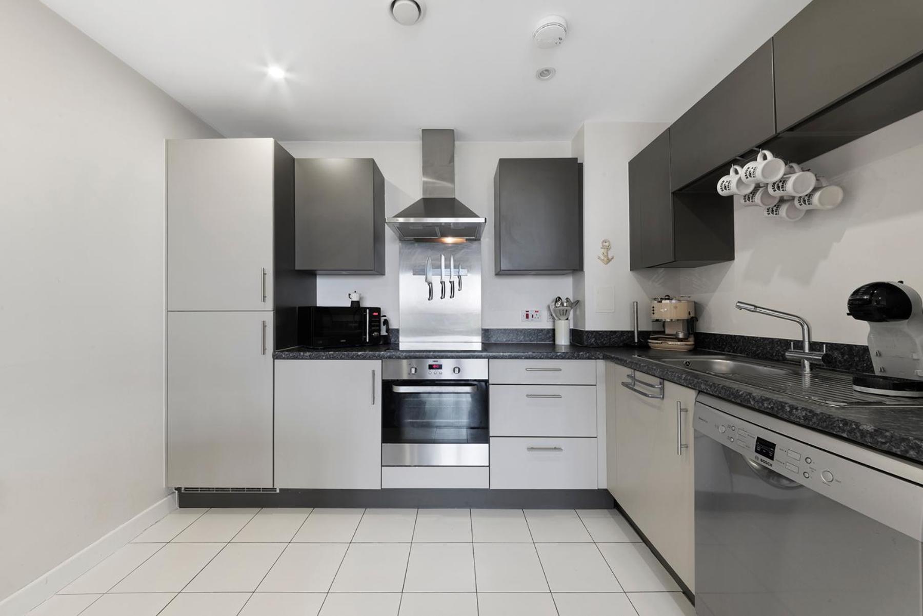 Charming 2 Bedrooms For Up To 6 People Apartment London